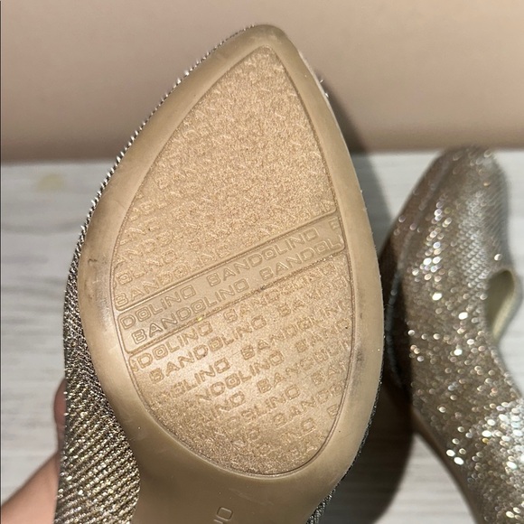Bandolino Gold Shimmer Pumps High 3 Inch Size 7.5M Women's Great Condition - Picture 7 of 8